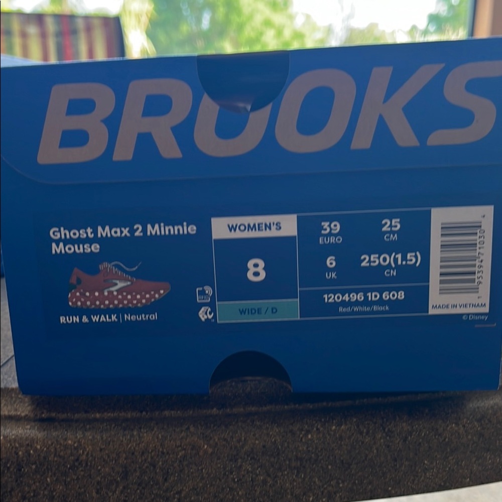 Brooks Ghost Max 2 Minnie Mouse Sneakers women's size 8 WIDE